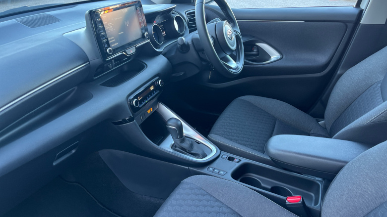 Toyota Yaris 1.5 Hybrid Design 5dr CVT Hybrid Hatchback